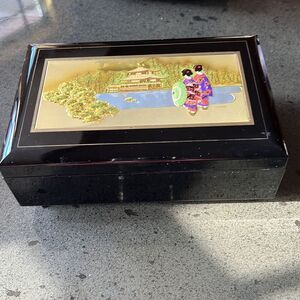 Vintage Japanese lacquered music jewelry box